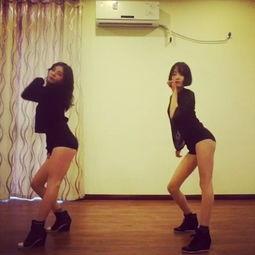 成人女生腿部放松视频